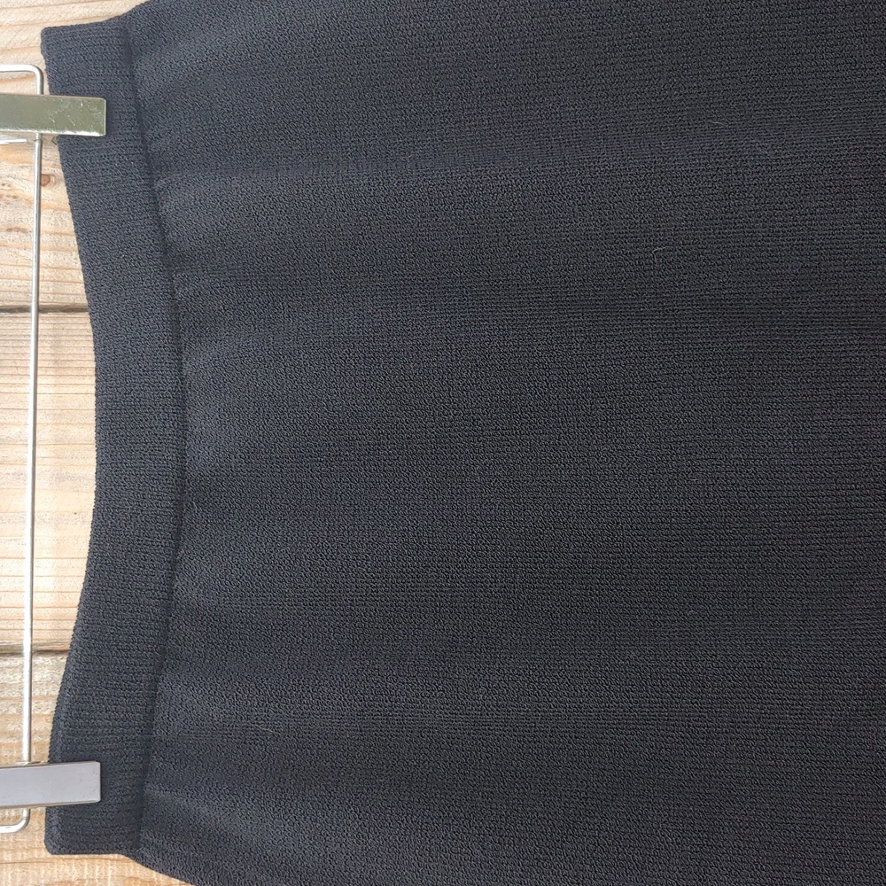 Vtg St. John Basics Black Label Santana Knit Skirt, Black, Made in USA - Picture 2 of 7